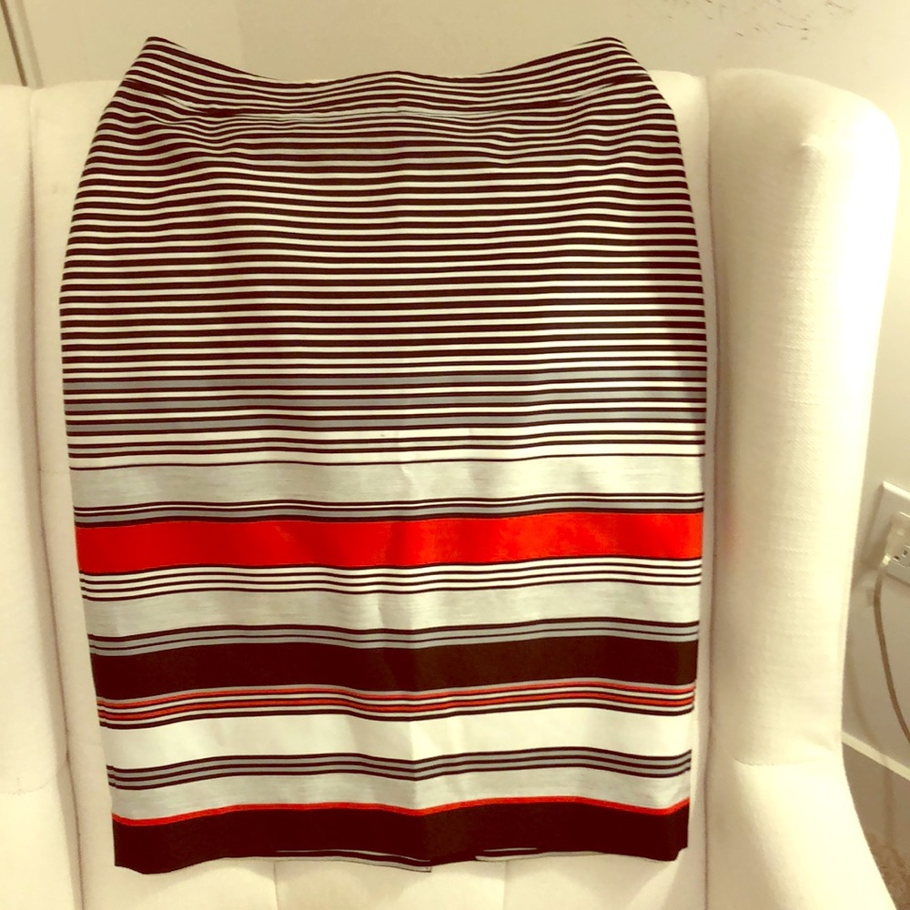 Women’s high waist work skirt with zipper